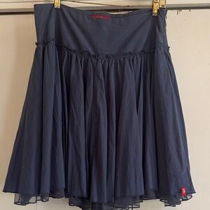 Navy cotton flouncy frilly skirt super cute for holiday gatherings! Size 36